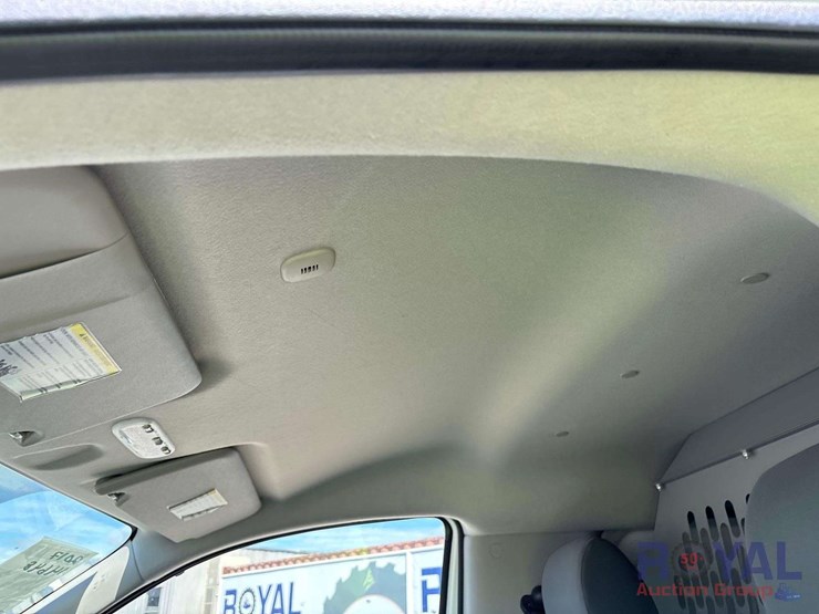 2017-nissan-nv200-image-21