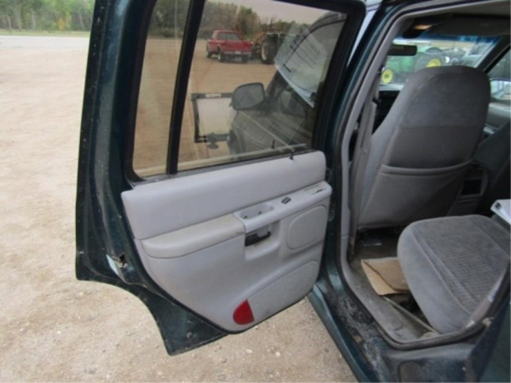 1997-ford-explorer-xlt-image-36