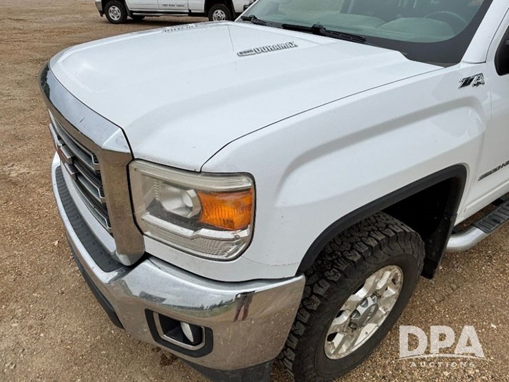 2015-gmc-sierra-2500hd-image-22