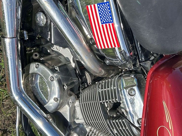 1999-honda-vt1100c-motorcycle-image-9