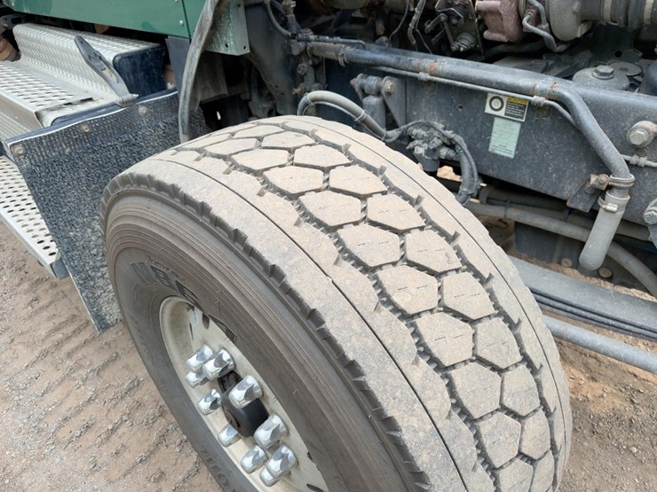2018-kenworth-t800-image-12