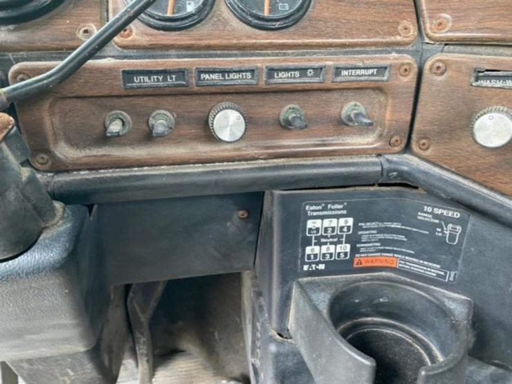 1995-freightliner-fld,detroit-60series,eaton-10sp.-image-50