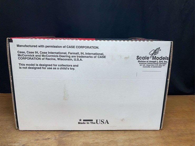 1/8-farmall-806-nib-sm-image-8
