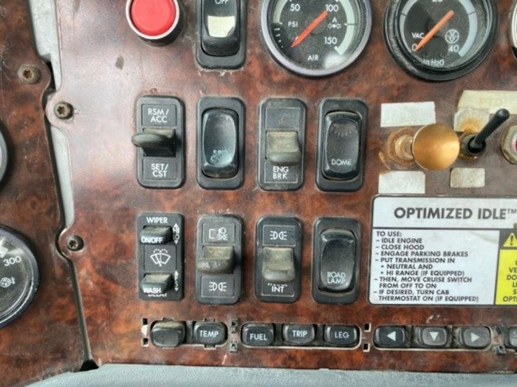 2000-freightliner-century-class-w/willmar-10-ton-image-69