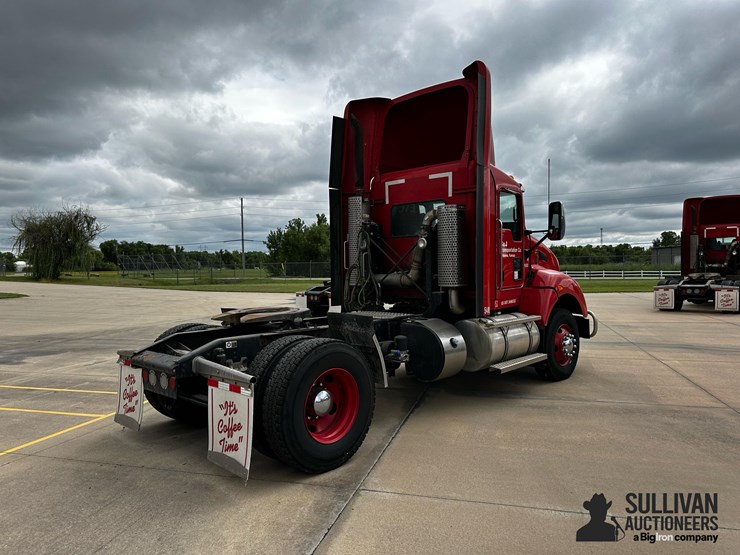 2016-kenworth-t440-image-5