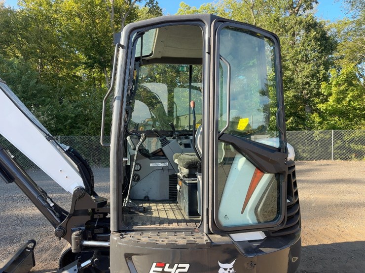 2021-bobcat-e42-image-27