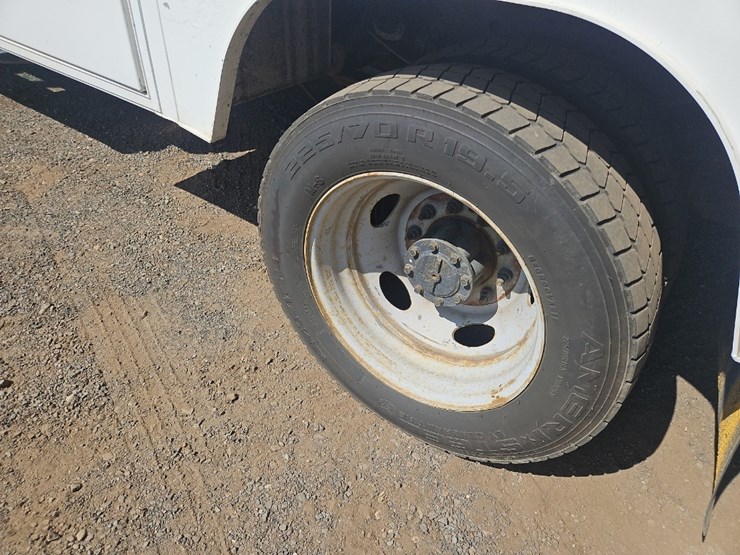 2019-ford-f550-xl-image-12