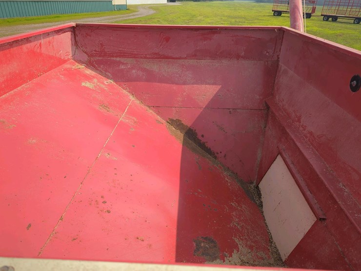 new-holland-15-image-3
