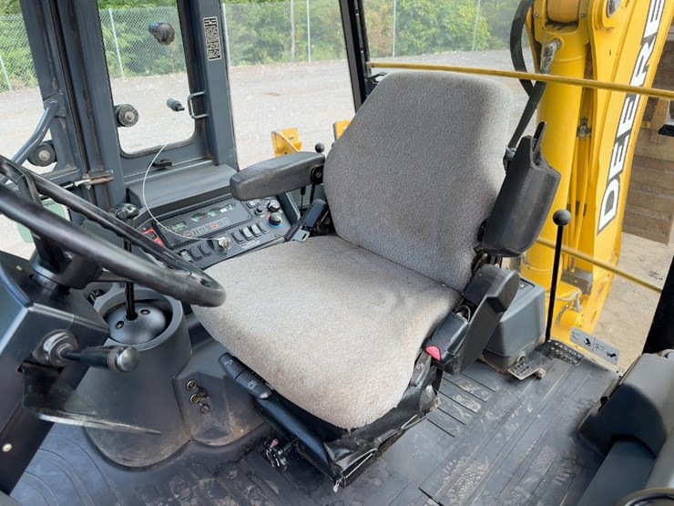 2006-deere-310g-image-25