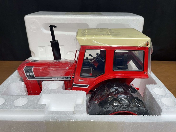 1/16-ih-1066-2006-ttt-nib-ertl-image-2