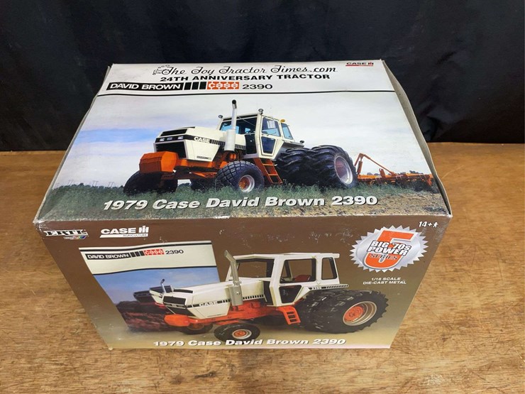 1/16-case-david-brown-2390-2008-ttt-nib-ertl-image-9