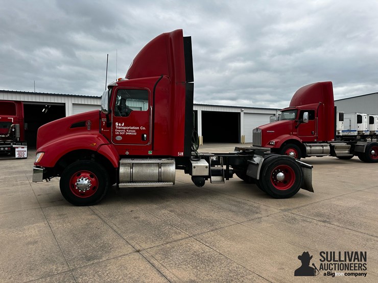 2015-kenworth-t440-image-8