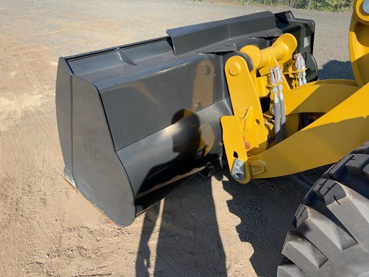 2022-caterpillar-910-image-10