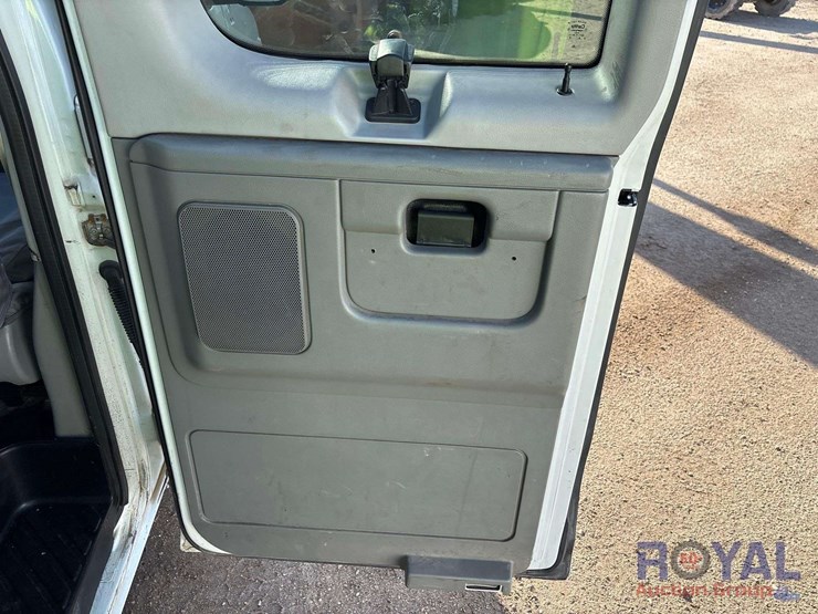 2011-ford-e350-image-20