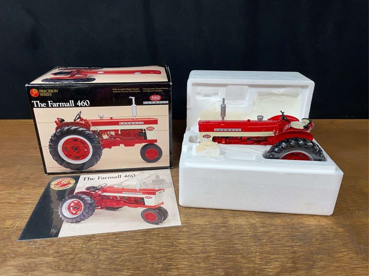 1/16-farmall-460-precision-nib-ertl-image-1
