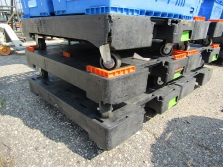 6-rolling-poly-carts-&-15-storage-bins-image-6