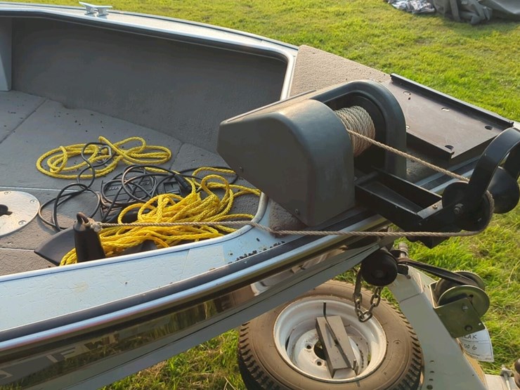 1991-lund-renegade-ii-1650-fishing-boat-and-shoreland-trailer,-yamaha-90-precision-blend-motor-with-minnkota-quiet-turbo-pro-power-trolling-motor-sn-mk01179703a-image-17