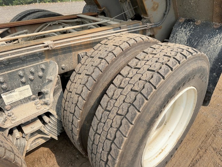 2018-kenworth-t800-image-17