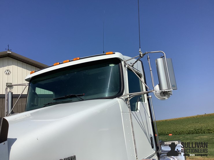 2013-kenworth-t800-image-15