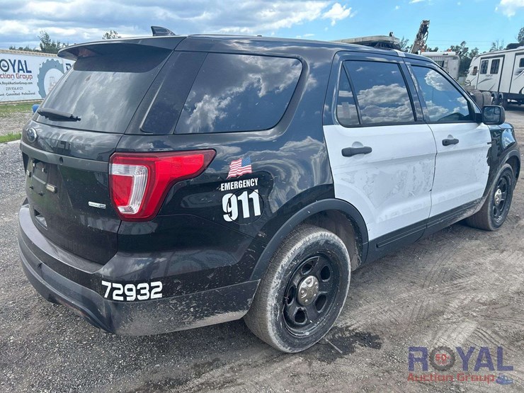 2016-ford-explorer-image-2