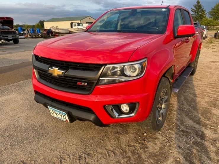 2017-chevy-colorado-z71-4x4-v6,-auto,-crew-cab,-image-2