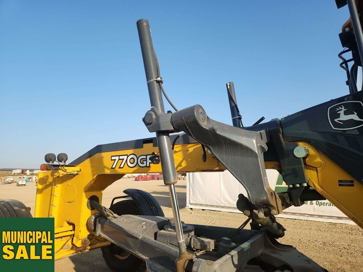 deere-770-image-44