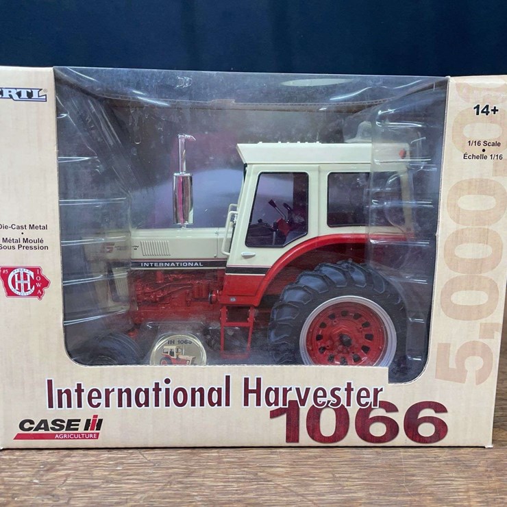 1/16 IH 1066 5 Millionth Collector NIB Ertl