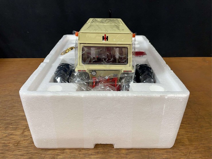1/16-ih-1466-precision-nib-ertl-image-4