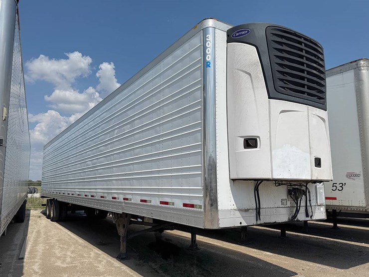 2010-utility-3000r-image-1