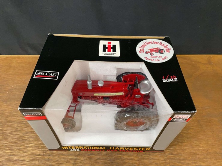 1/16-farmall-450-2003-north-iowa-nib-sc-image-3