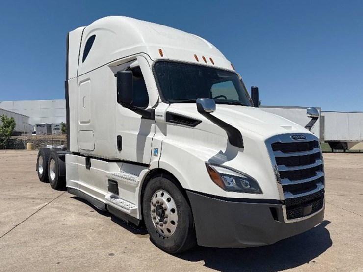 2020-freightliner-cascadia-126-image-1