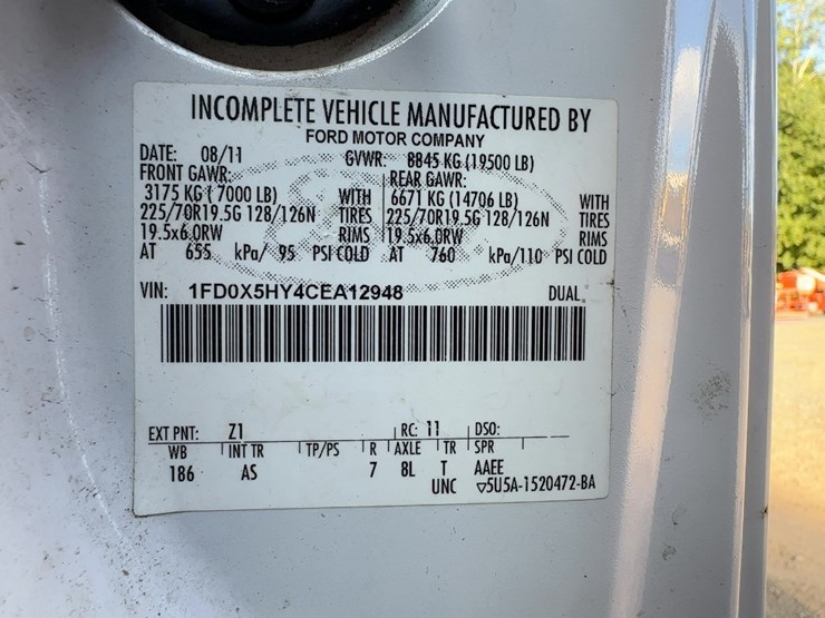 2012-ford-f550-xl-image-38