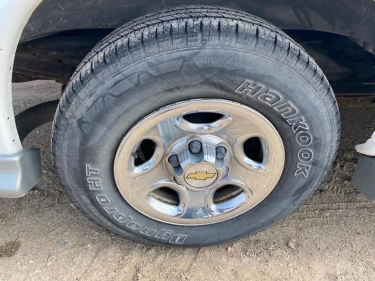 2004-chevy-express-van,-waldoch-crafts-edition,-image-6