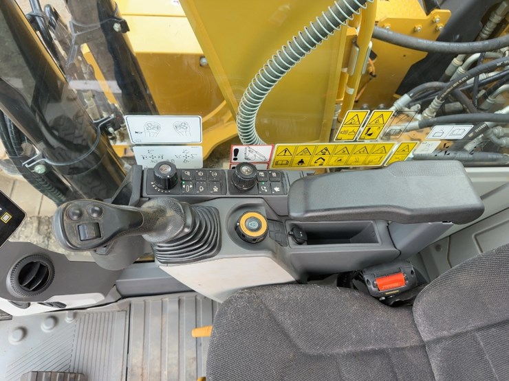 2021-caterpillar-313gc-image-39