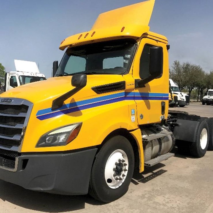 2019 FREIGHTLINER CASCADIA 126