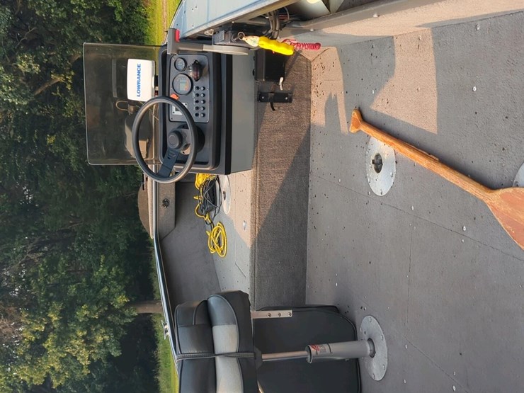 1991-lund-renegade-ii-1650-fishing-boat-and-shoreland-trailer,-yamaha-90-precision-blend-motor-with-minnkota-quiet-turbo-pro-power-trolling-motor-sn-mk01179703a-image-32