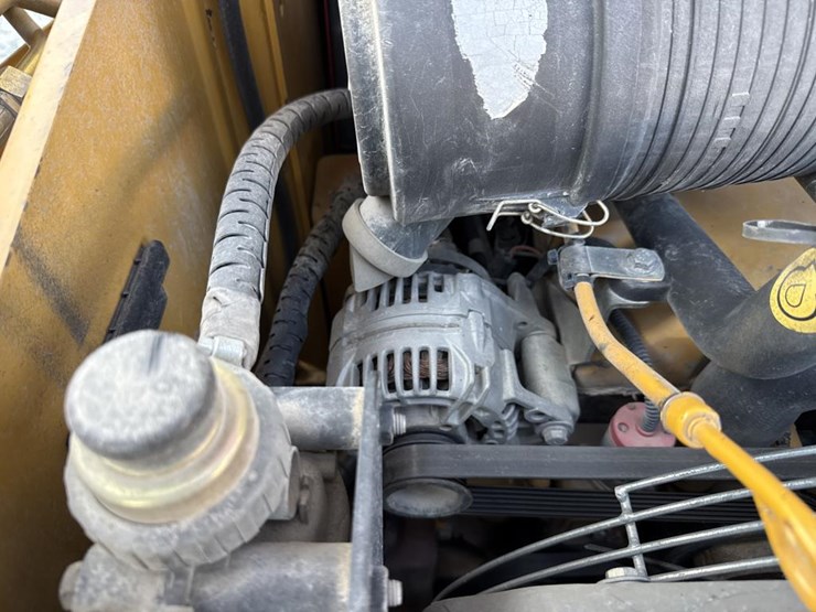 2008-deere-320-image-27