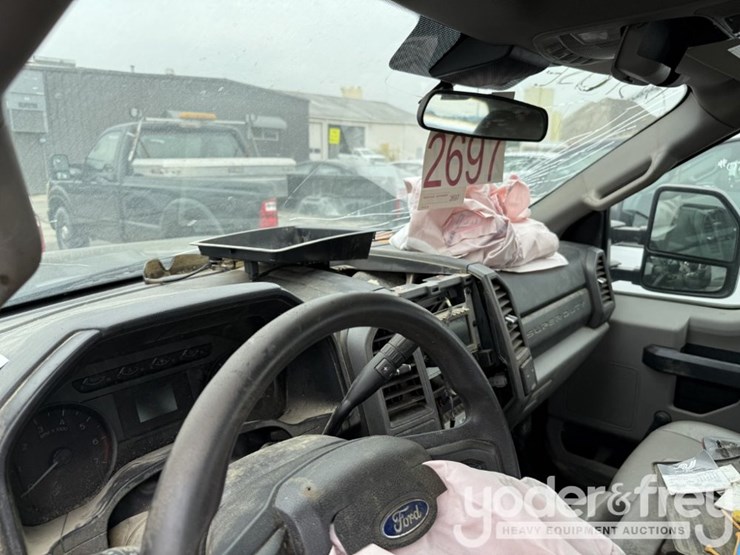 2020-ford-f250-xl-image-14