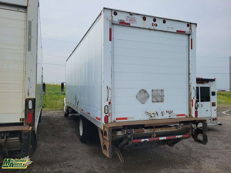 2007-international-durastar-4300-image-2