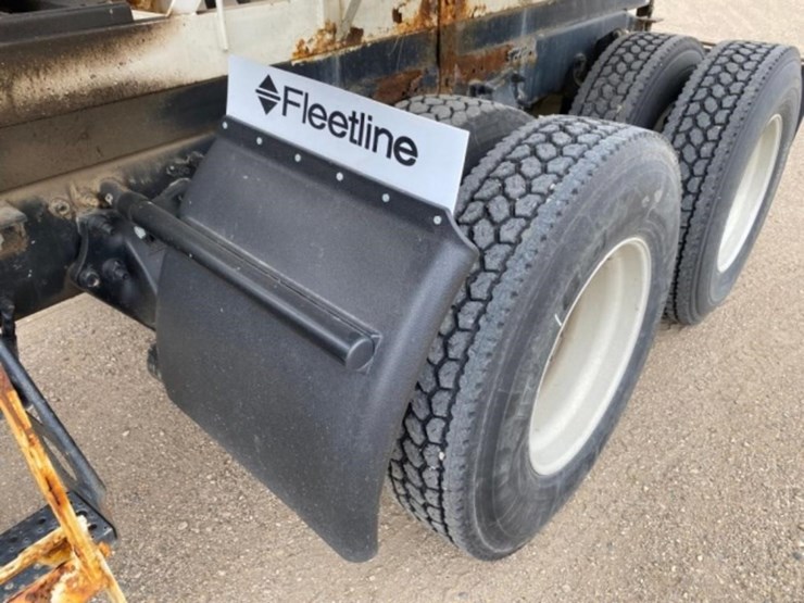 2000-freightliner-century-class-w/willmar-10-ton-image-33