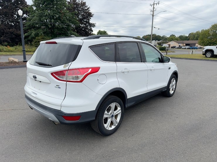 2016-ford-escape-se-image-5