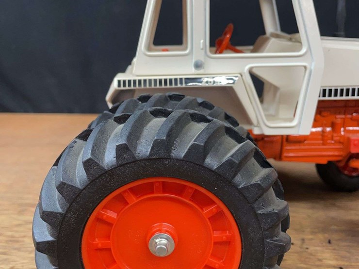 1/16-case-2590-1981-nfts-ertl-image-18