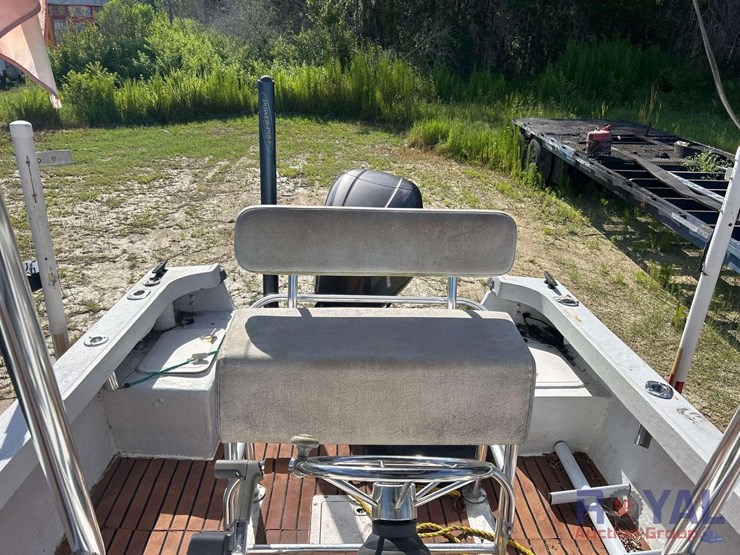 1990-21ft-center-console-fishing-boat-with-t/a-boat-trailer-image-7