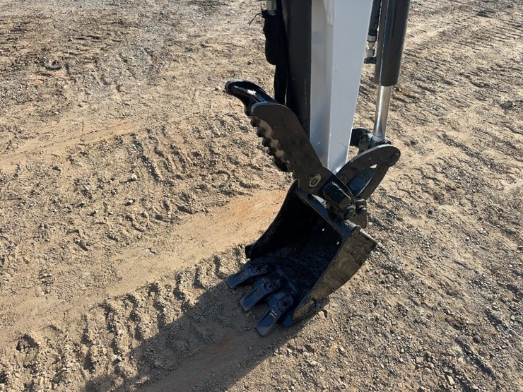 2022-bobcat-e20-image-9