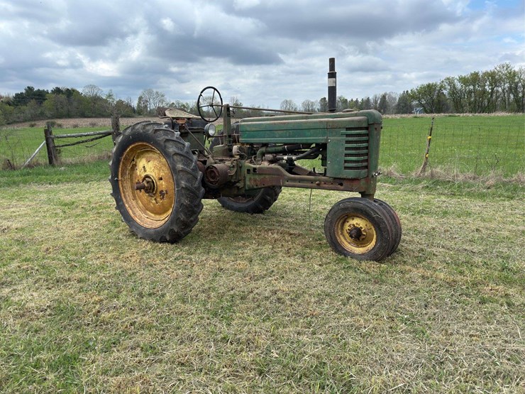 john-deere-b-image-1