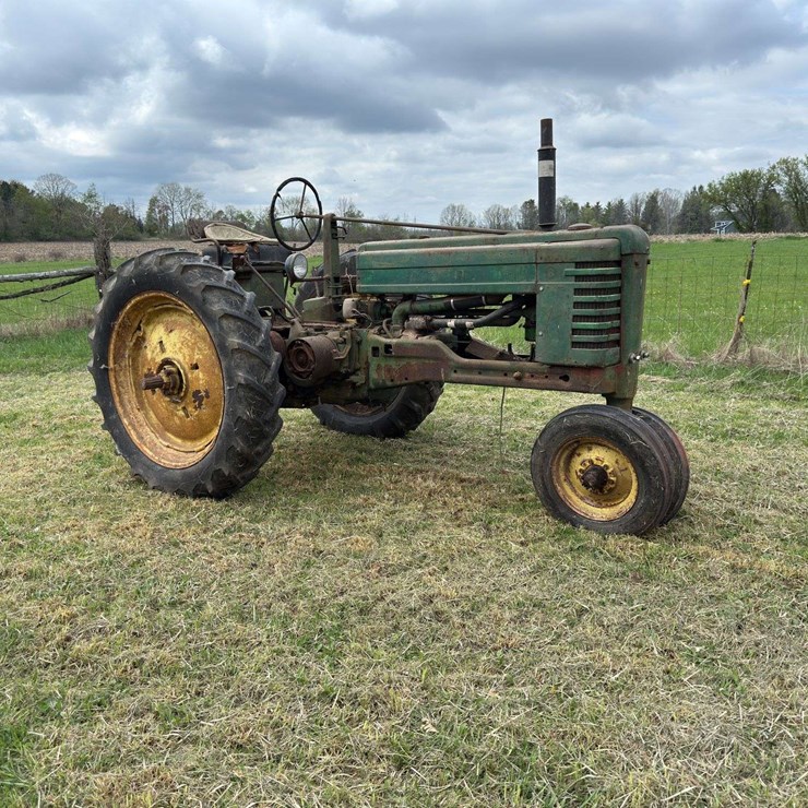 JOHN DEERE B