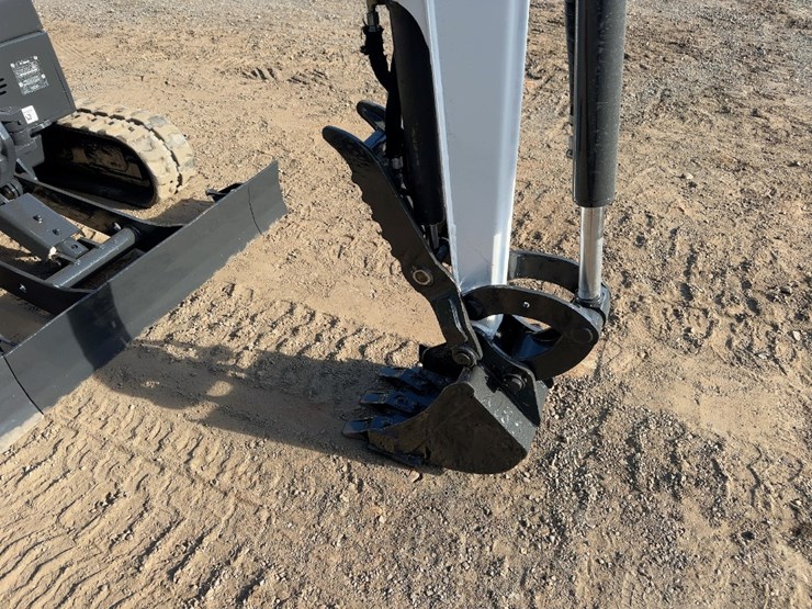 2022-bobcat-e20-image-8