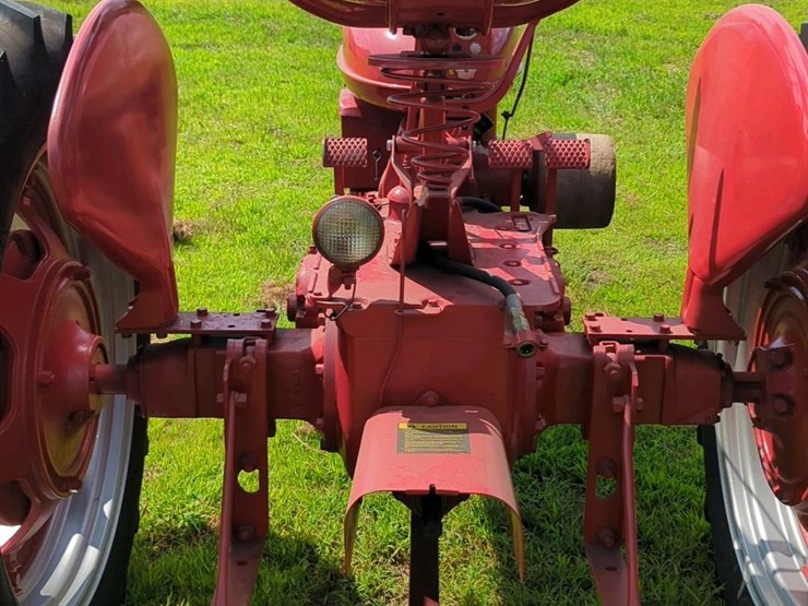 1953-mccormick-farmall-super-h-narrow-front-tractor-image-9