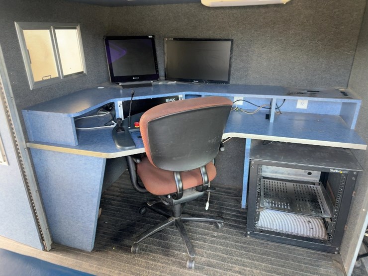 2009-ford-e450-image-23