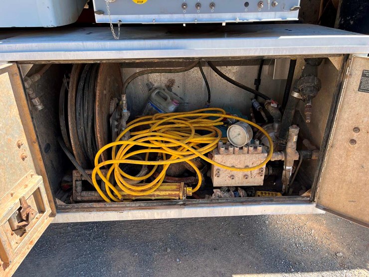 2019-kenworth-t880-image-15